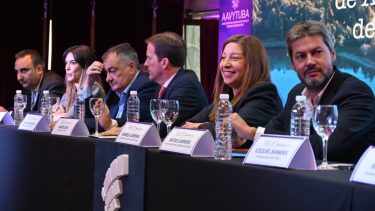 El ministro Matías Lammens presidió con Carreras la apertura del Congreso de la Federación Argentina de Empresas de Viajes de Turismo. Foto: Chino Leiva
