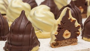 Conitos rellenos con… dulce de leche o crema con avellanas