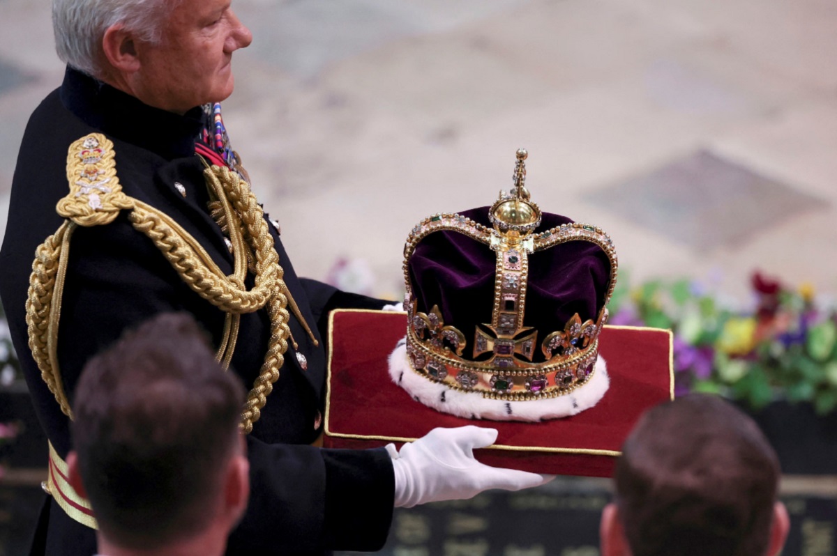 La corona de San Eduardo es una de las joyas más importantes de la monarquía de Reino Unido. Foto: AP.-