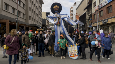 El desfile se pospuso para el próximo sábado a las 14, desde Mitre y Rolando. Foto: archivo