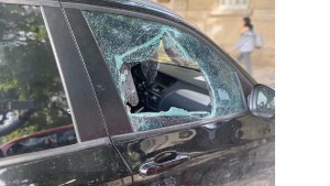 Diplomático francés sufre un robo en Rosario y protagoniza una persecución con varios choques