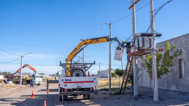 Mejoran en Choele Choel el servicio eléctrico para el barrio que más crece