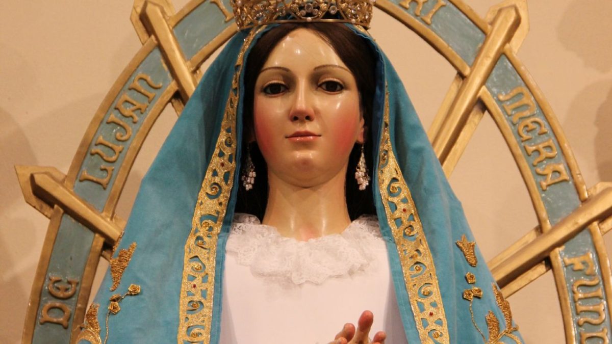 Cada 8 de mayo se celebra a la Madre de Dios bajo la advocación de la Virgen de Luján o Nuestra Señora de Luján, patrona de Argentina.

