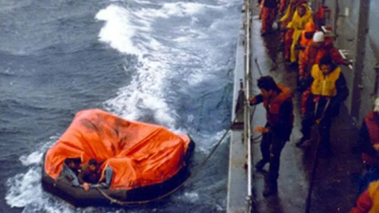 El operativo de búsqueda duró 21 horas y se logró el rescate de 770 tripulantes de un total de 1093.