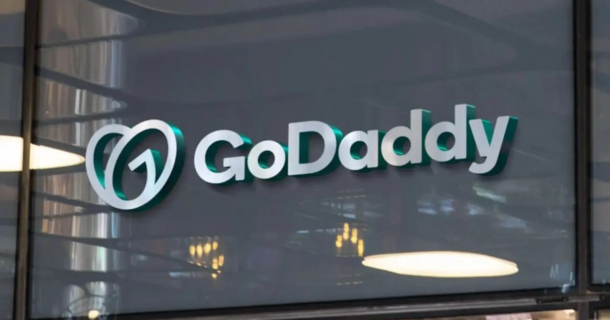 GoDaddy, el popular servicio de internet que dejará de recibir pesos argentinos thumbnail