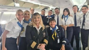 Aerolíneas Argentinas sumó a la primera pilota trans de su historia: «Es un inmenso orgullo»