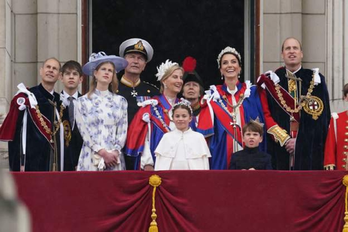 El príncipe William, su esposa Kate Middleton y sus hijos son quienes continúan con la línea sucesoria del rey Carlos III. Foto: Reuters.-
