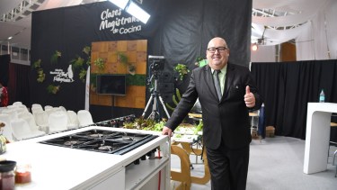 Lorenzo Lorente: desde hace 14 años es la voz de la Fiesta del Chef Patagónico en Pehuenia Moquehue