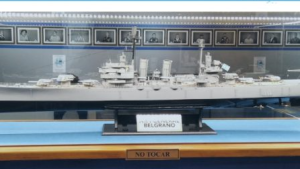 Presentarán una maqueta del crucero General Belgrano en el museo Vintter de Roca