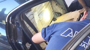 La Aduana Argentina detectó más de 41 kilos de marihuana que entraba en un auto desde Paraguay