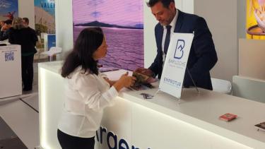 Gastón Burlón en la feria de Rimini, en Italia. Foto: gentileza