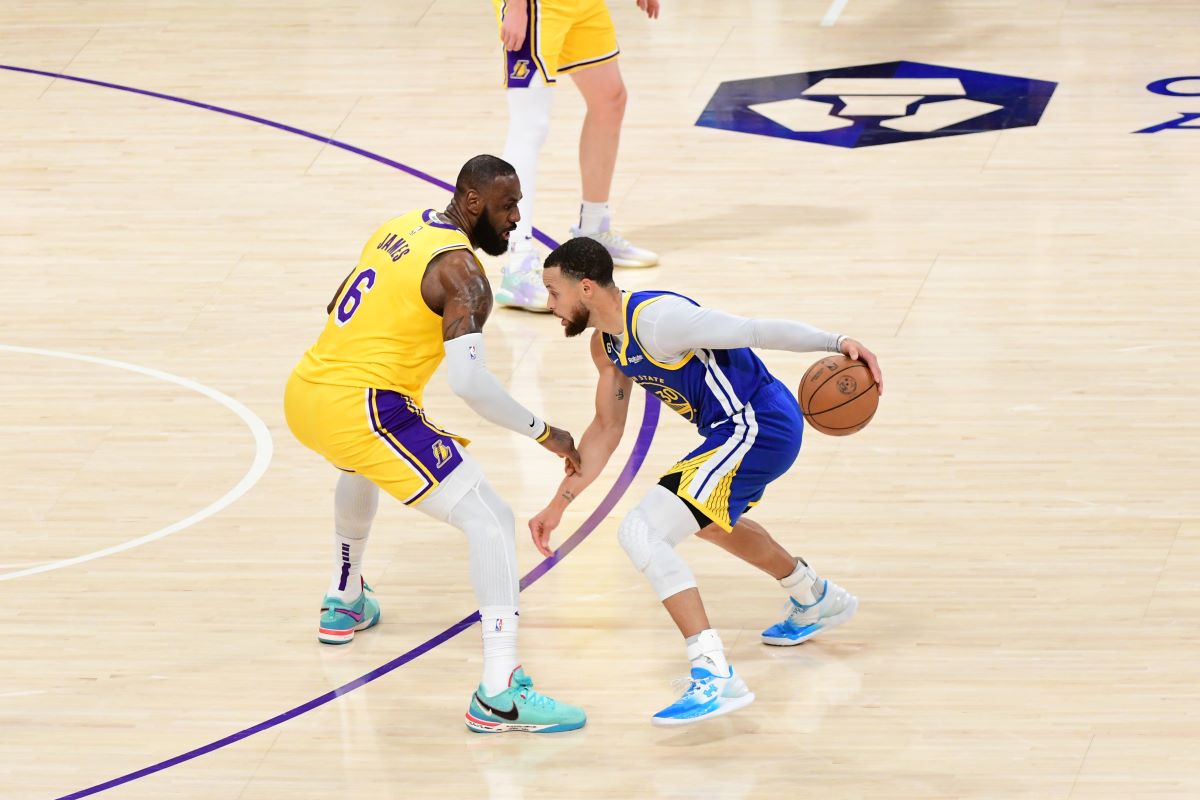 El cuarto juego entre Los Angeles Lakers y Golden State Warriors tuvo un final electrizante. Foto: Gentileza Twitter @@NBALatam