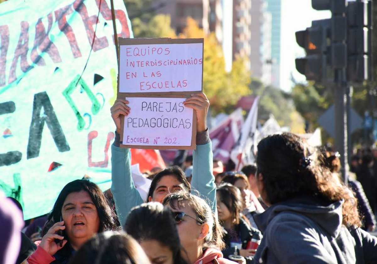 ATEN capital llamó a marchar por las denuncias de abuso sexual en tres jardines de infantes de Neuquén. (Foto Matías Subat).-