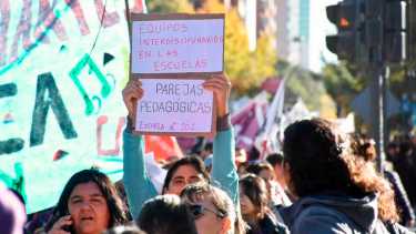 ATEN capital llamó a marchar por las denuncias de abuso sexual en tres jardines de infantes de Neuquén. (Foto Matías Subat).-