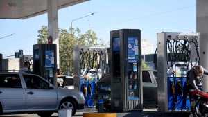 Aumento de combustibles: ya rige la suba del 12,5%, la más alta del año