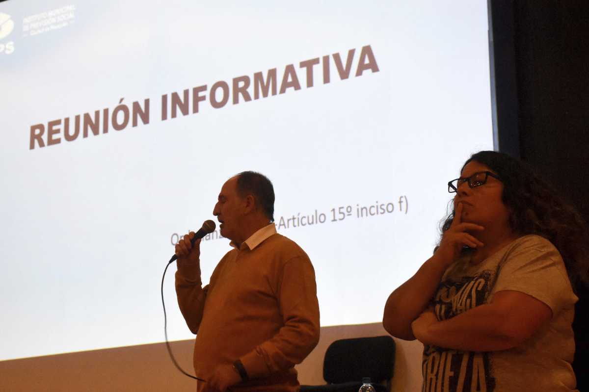 La reunión del IMPS se llevó a cabo a sala llena en el auditorio del Museo Municipal de Bellas Artes  (foto Matias Subat)