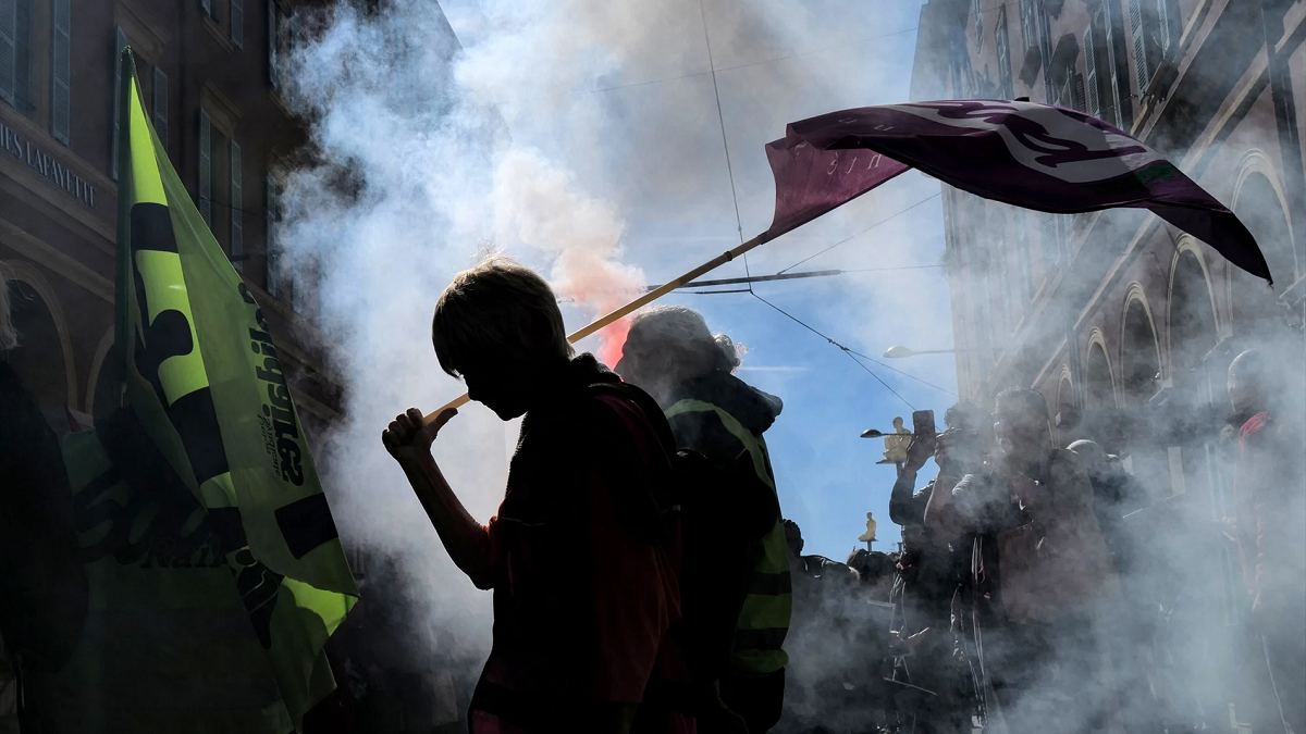 Los sindicatos franceses se han unido de nuevo en más de 300 manifestaciones por todo el país. Foto Antena 3.
