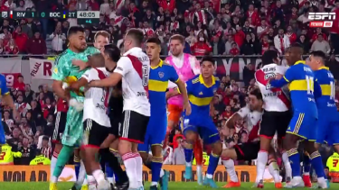 El Superclásico entre River y Boca terminó en escándalo. 
