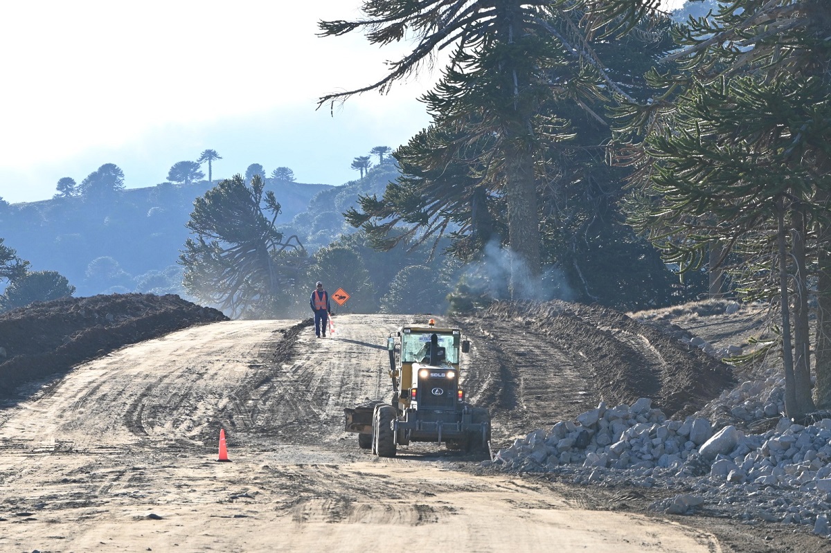 Avanza la obra de la Ruta 23 en Neuquén y a su paso deja más que asfalto . Foto: Alejandro Carnevale