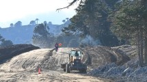 Imagen de Avanza la obra de la Ruta 23 en Neuquén y a su paso deja más que asfalto