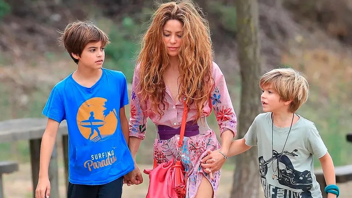 La cantante Shakira analizaría mudarse nuevamente con sus hijos. 