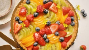 Arranca la jornada con una colorida tarta de frutas
