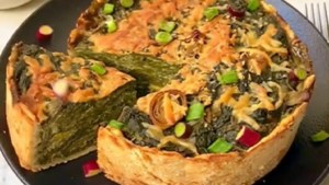 Alta tarta veggie con masa casera sin gluten