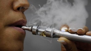Vapeadores: Australia anunció campaña contra su uso por adicción a la nicotina