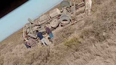 El accidente ocurrió a la altura del kilómetro 93 de la Ruta 151. Foto: Catriel 25 noticias.