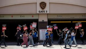 Huelga de guionistas en Hollywood: el streaming y la TV, en una pausa indefinida