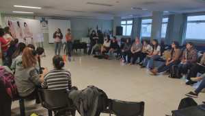 Alumnos de la Universidad de Río Negro brindan talleres de educación sexual integral en las escuelas