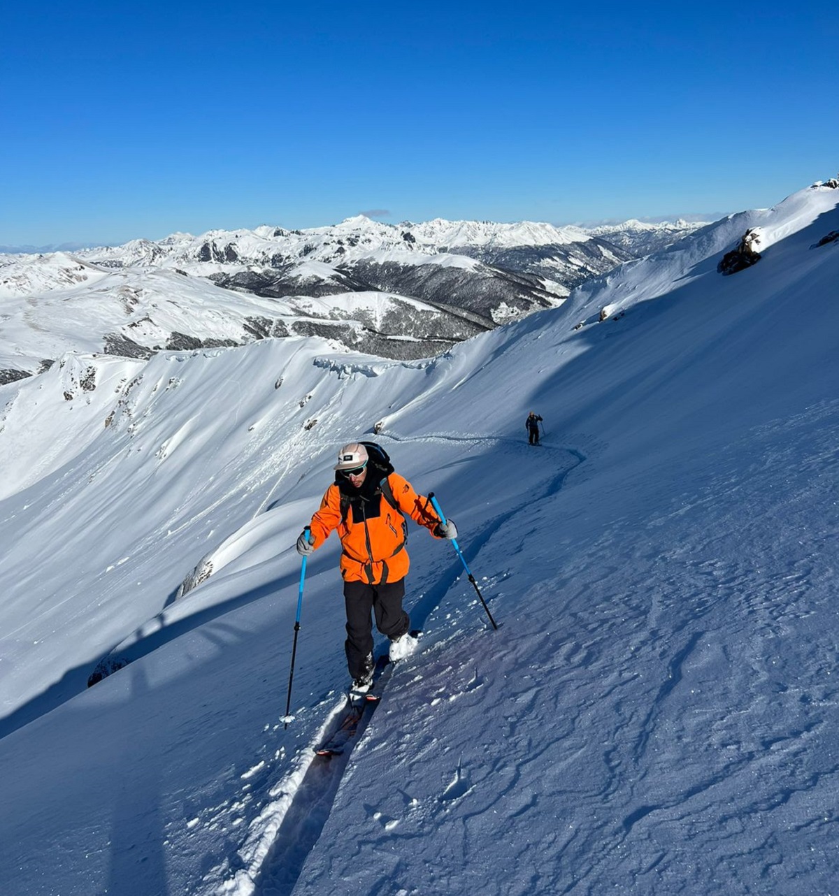 San Martín de los Andes: esquí de travesía en el Camino de los 7 lagos. Fotos y videos: @saskuaz, @saskuaz_