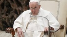 Imagen de El papa Francisco se someterá a una operación de abdomen y quedará internado varios días