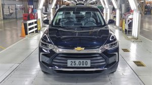 GM aumenta la producción de Chevrolet Tracker y deja de fabricar el Cruze a fin de año