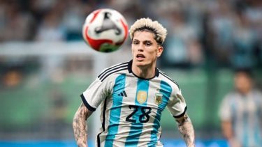 Alejandro Garnacho fue increpado por un fanático en Indonesia.