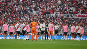 Tras la trágica muerte del hincha, reprogramaron el partido de River contra Defensa y Justicia