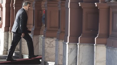 Sergio Massa, ministro de Economía y precandidato presidencial, fue uno de los últimos en llegar a la reunión. Foto Télam.