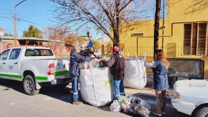 Estudiantes de Cipolletti ya recolectaron más de 17 mil botellas para el concurso de reciclaje