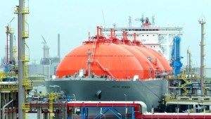 Con la presencia del CEO de YPF, se debate el proyecto de ley de GNL