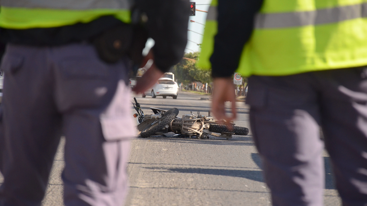 En Neuquén, las conductas de riesgo causan choques y muertes en motociclista. Foto Archivo