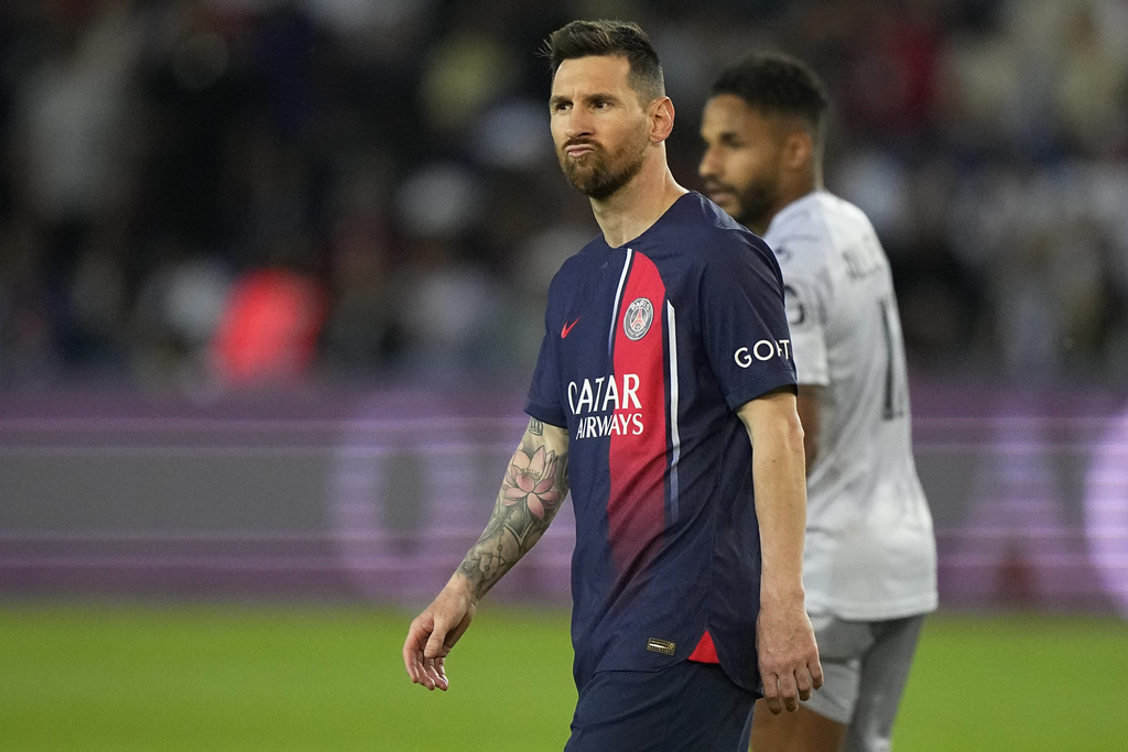 Lionel Messi jugó su último partido con el PSG y se despidió de Francia con una derrota. (AP Photo/Michel Euler)
