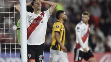 ¿Quén nos tocará? Lo piensan Nacho Fernández y todo River. (AP)