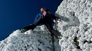 Conquistar las montañas del Camino de los 7 lagos, entre trepadas y esquí de travesía