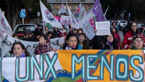 Ni una Menos: Mujeres marcharon para exigir el cumplimiento de sus derechos en Bariloche