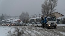 Imagen de La intensa caída de nieve complicó la tarde del viernes en Bariloche