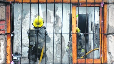 Se reglamentó la ley de Bomberos Voluntarios de Neuquén y los cuarteles podrán recibir fondos. Foto archivo RN