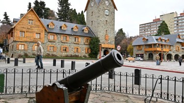 Los candidatos a intendente ya no pueden hacer actos de proselitimo. Rige la veda electoral en Bariloche. Archivo