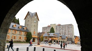 Empresarios de Bariloche lo cuestionan, pero pagarán el bono impuesto por el Gobierno nacional