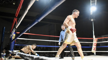 El Niño de Centrnario ganó por nocaut en el tercero. (Matías Subat)