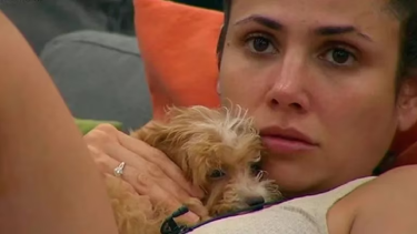 Polémica por la foto de Caramelo, perrito de Romina de Gran Hermano. 